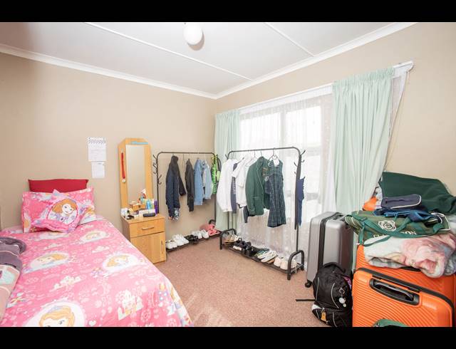 4 BEDROOM HOUSE FOR SALE IN SUNNYRIDGE